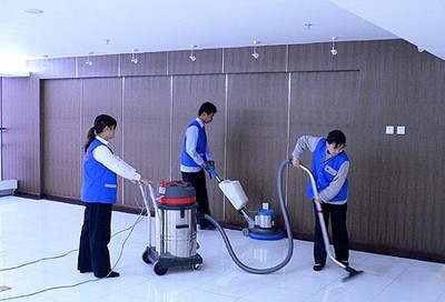 煙臺(tái)吉宏物業(yè)保潔公司提供保潔清洗服務(wù)